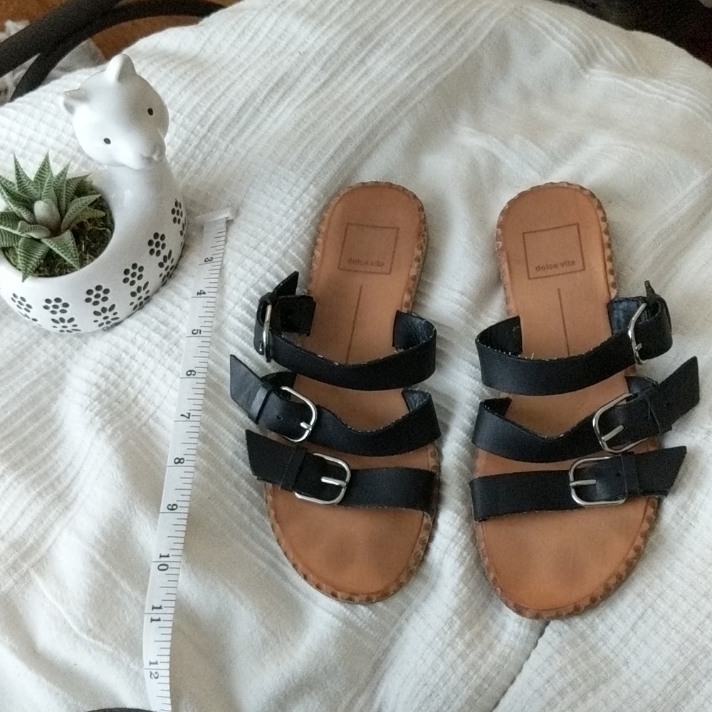 🌼2 for $25 🌼 Dolce Vita sandals